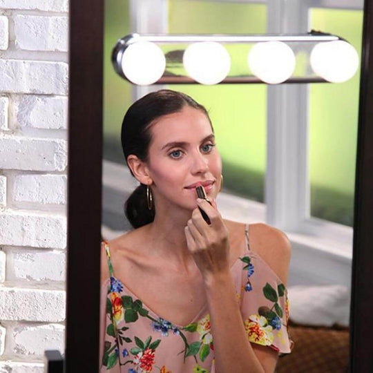 Badeværelsesspejl Med Lys Til Makeup - Kompakt LED Spejllys Med Sugekop Design 1