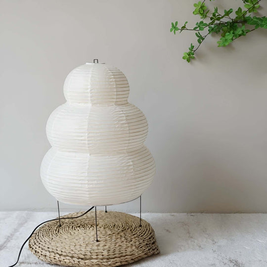Bordlampe i minimalistisk design 1