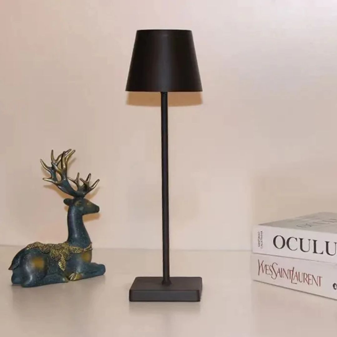Bordlampe med USB-opladning og moderne design 8