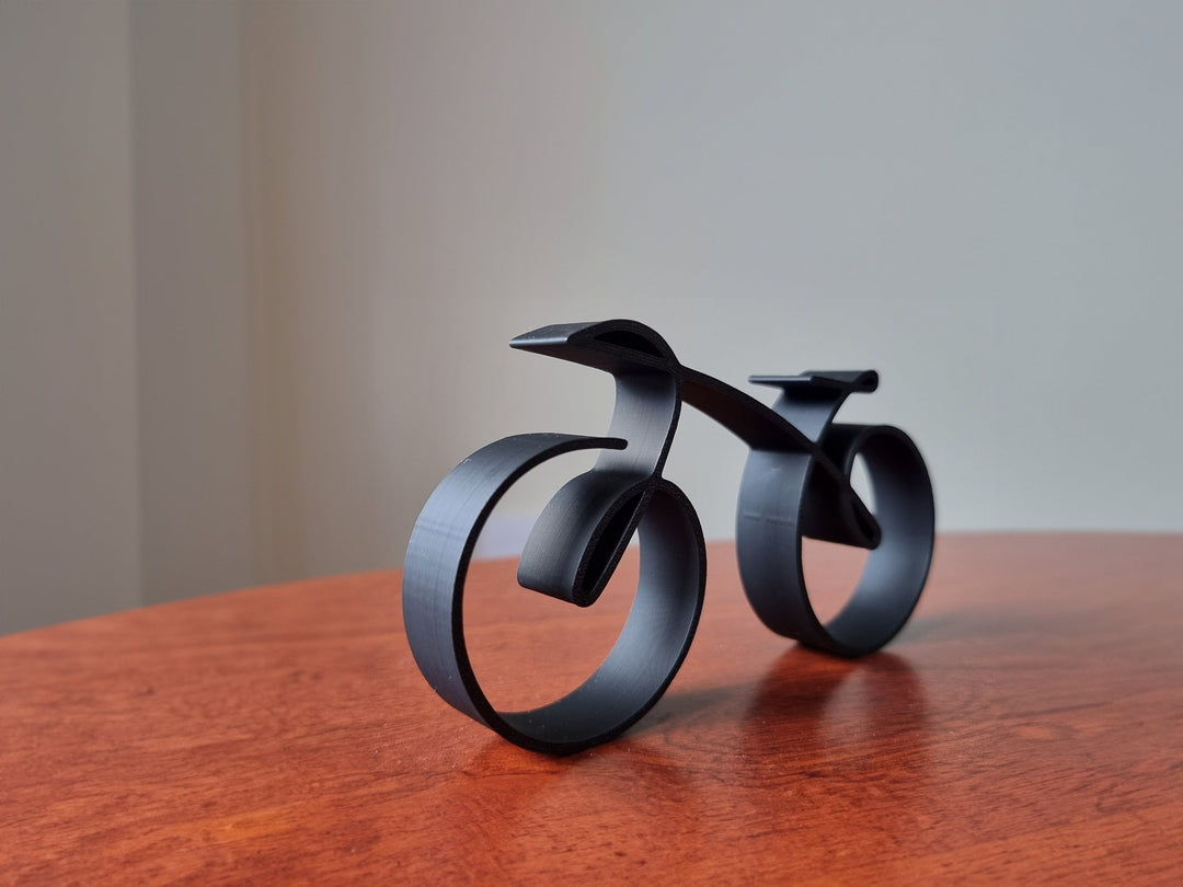 Cykelskulptur i Wireframe Stil 2