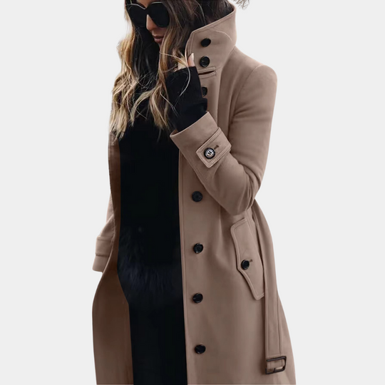 Dame Trenchcoat i Stilfuldt Design 3