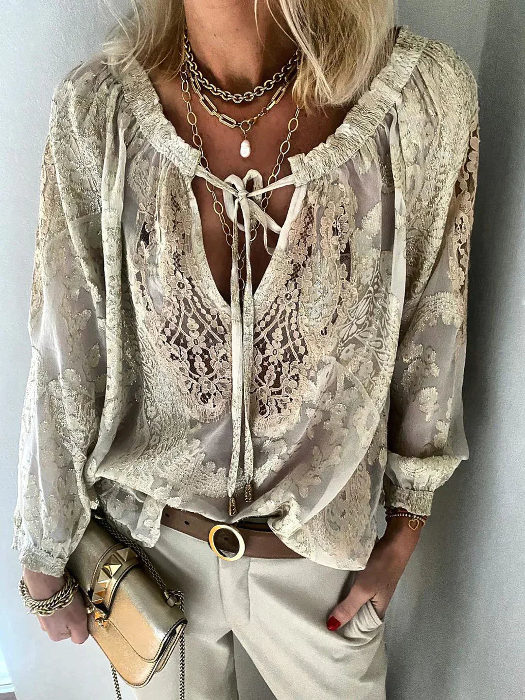 Damebluse med Blonder Trendy Design 1