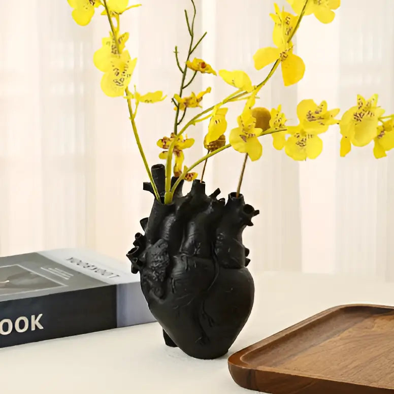 Hjerteformet Vase til Indretning - Unikt Design til Blomsterarrangementer 0
