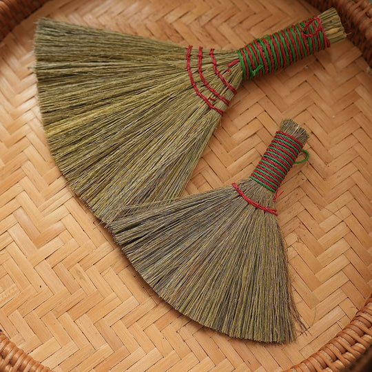Kvinders Håndlavet Kost med Traditionelt Design 6