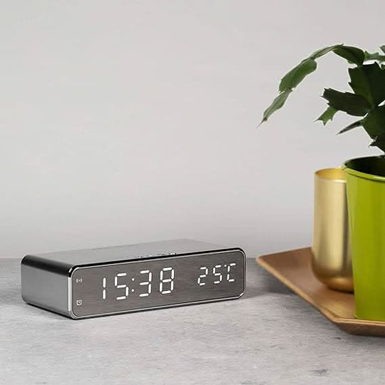 LED Vækkeur med Trådløs Oplader 1