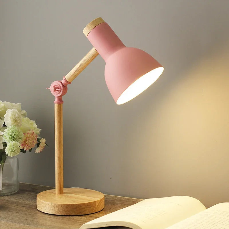 Lysestander med Justerbar Mekanisme i Minimalistisk Design 1