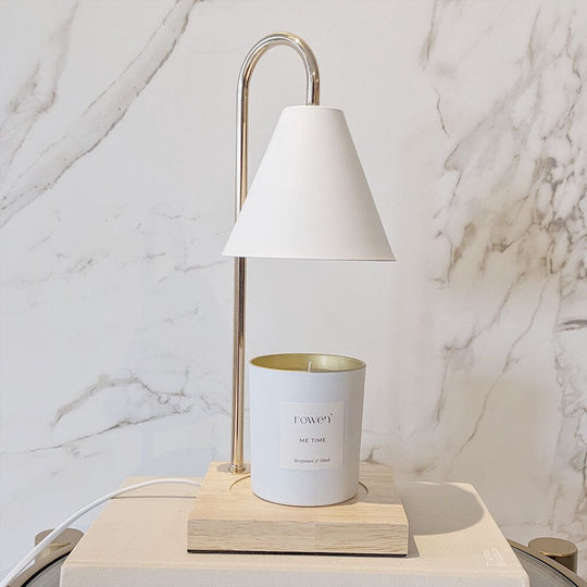 Lysvarmer i Hvid og Guld Design Med Smukt Træbase 1