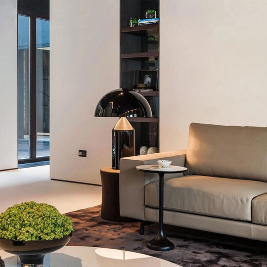 Minimalistisk Bordlampe med Geometrisk Design til Indretning 6