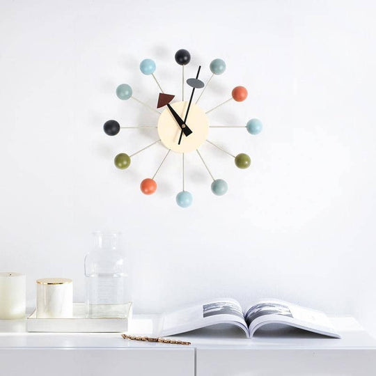 Minimalistisk Vægur i 3D Kugle Design 1