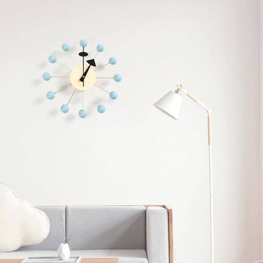 Minimalistisk Vægur i 3D Kugle Design 2
