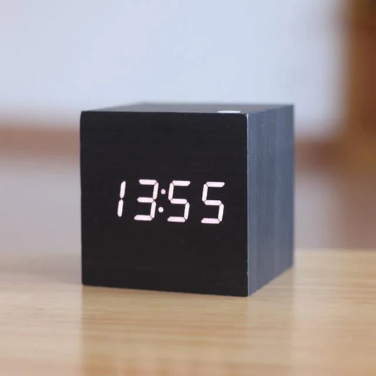 Moderne Digitalt Ur Minimalistisk Design til Hjemmet 0