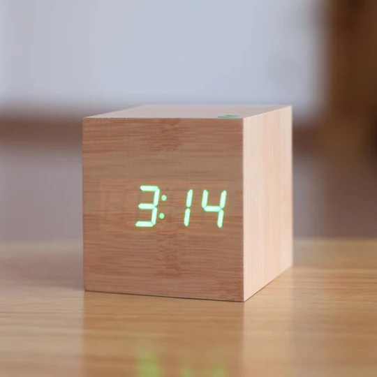 Moderne Digitalt Ur Minimalistisk Design til Hjemmet 3