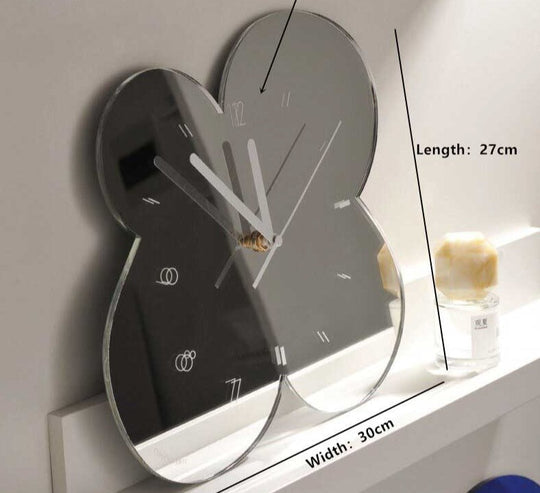 Moderne Vægur med Blomsterdesign og Spejlfinish til Boligindretning 4