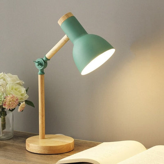 Nordic LED Bordlampe i Træ 3