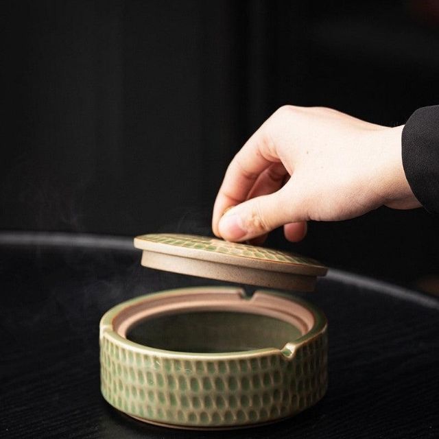 Retro Askebæger med Låg - Håndlavet Keramisk Design 0