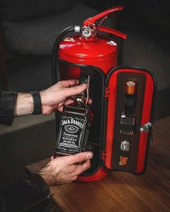 Skjult Minibar i Ildslukkerdesign 1