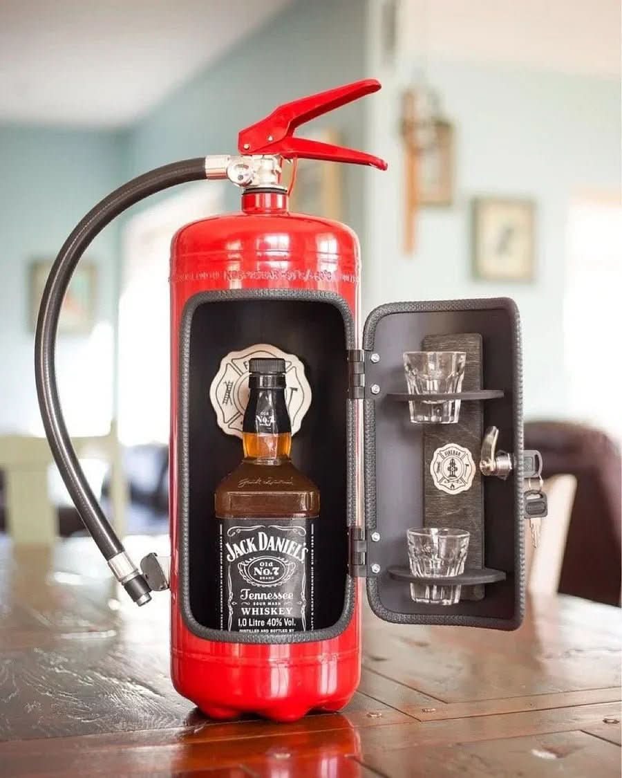 Skjult Minibar i Ildslukkerdesign 3